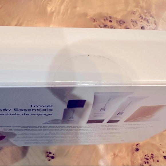 NWT Beautycounter Travel Body Essentials Kit - Picture 6 of 9